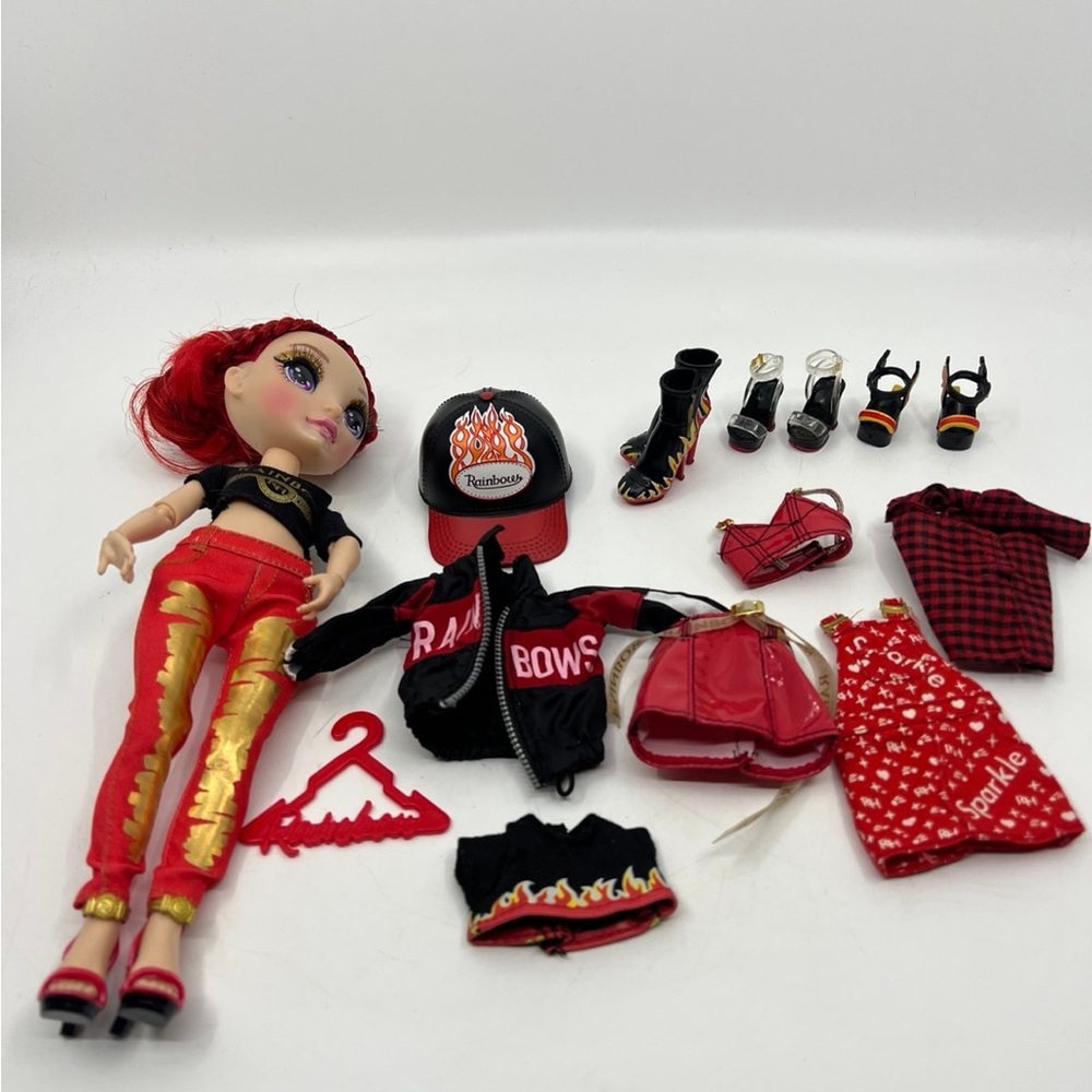 Rainbow High Ruby Anderson – Red Fashion Doll